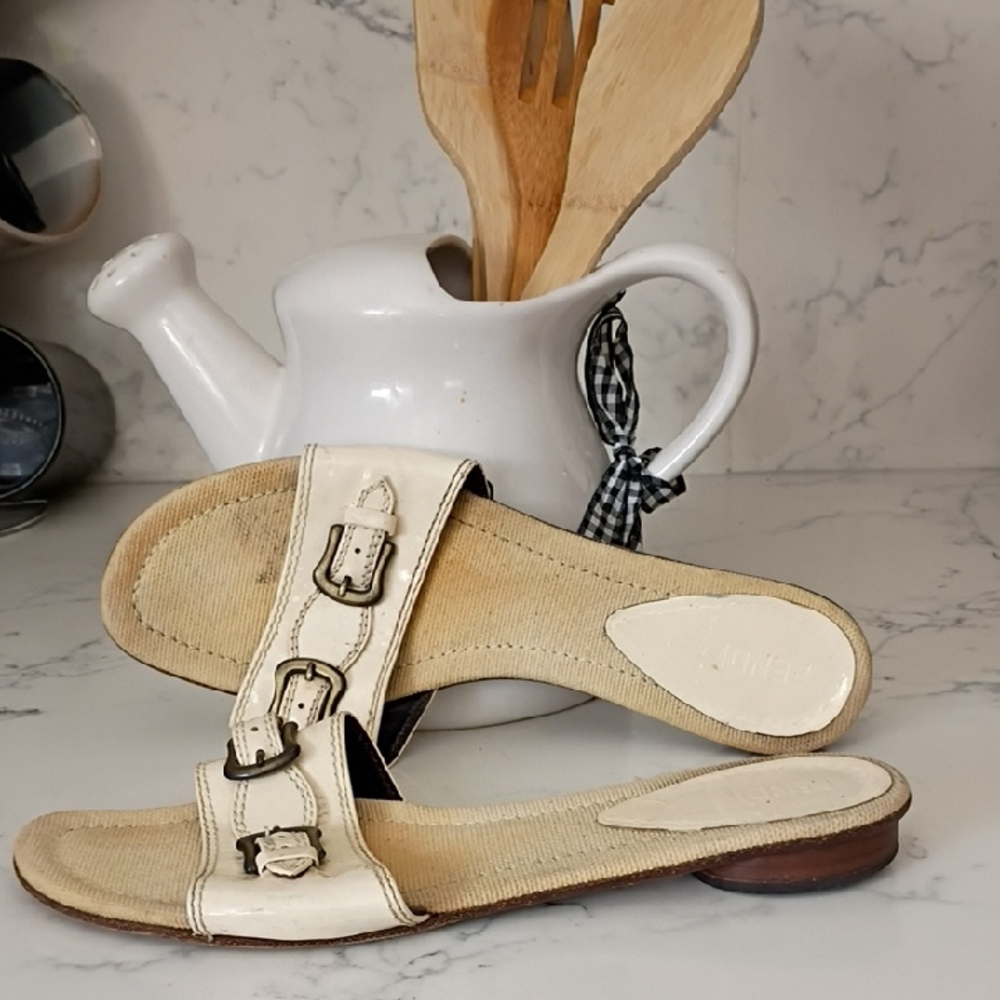 FENDI SANDALS PATENT LEATHER